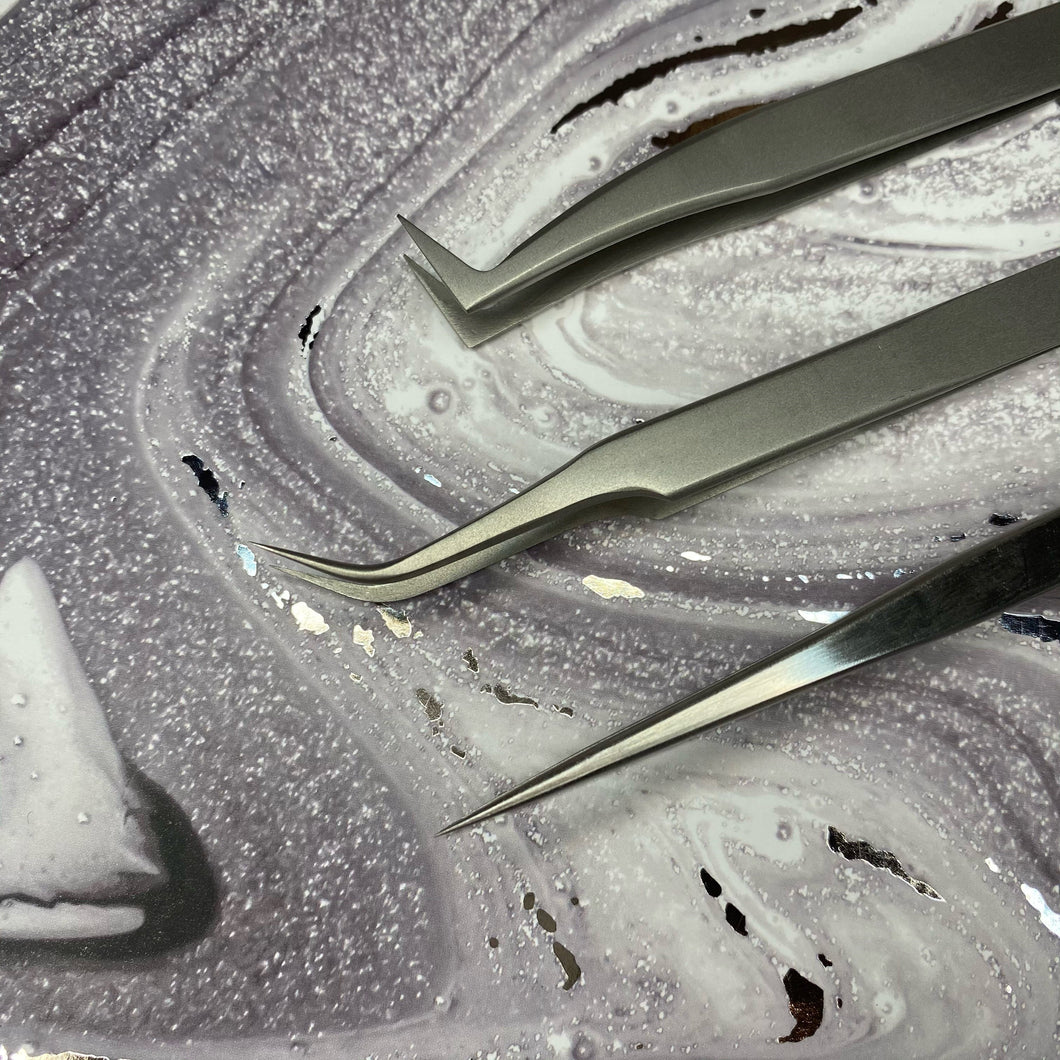 Tweezers
