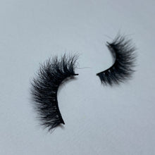 Load image into Gallery viewer, Sparkle Lash
