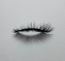 Load image into Gallery viewer, Sparkle Lash

