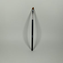 Load image into Gallery viewer, Brow brush
